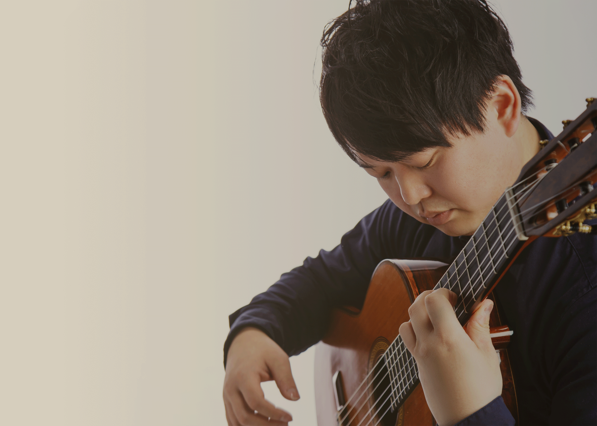 クラシックギタリスト 奥野隆